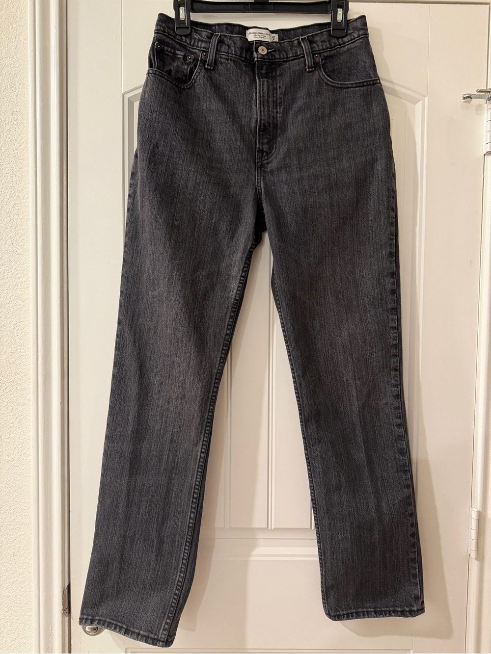 Abercrombie 90s Straight Ultra High Rise Jeans Size 28 Black